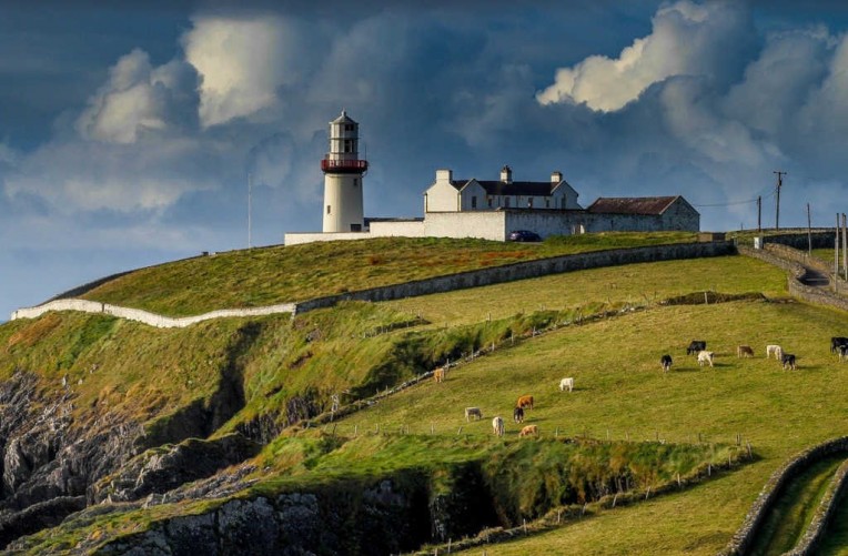 Schoene Aussichten Touristik_Irland_pixabay_lighthouse-2542726_1280